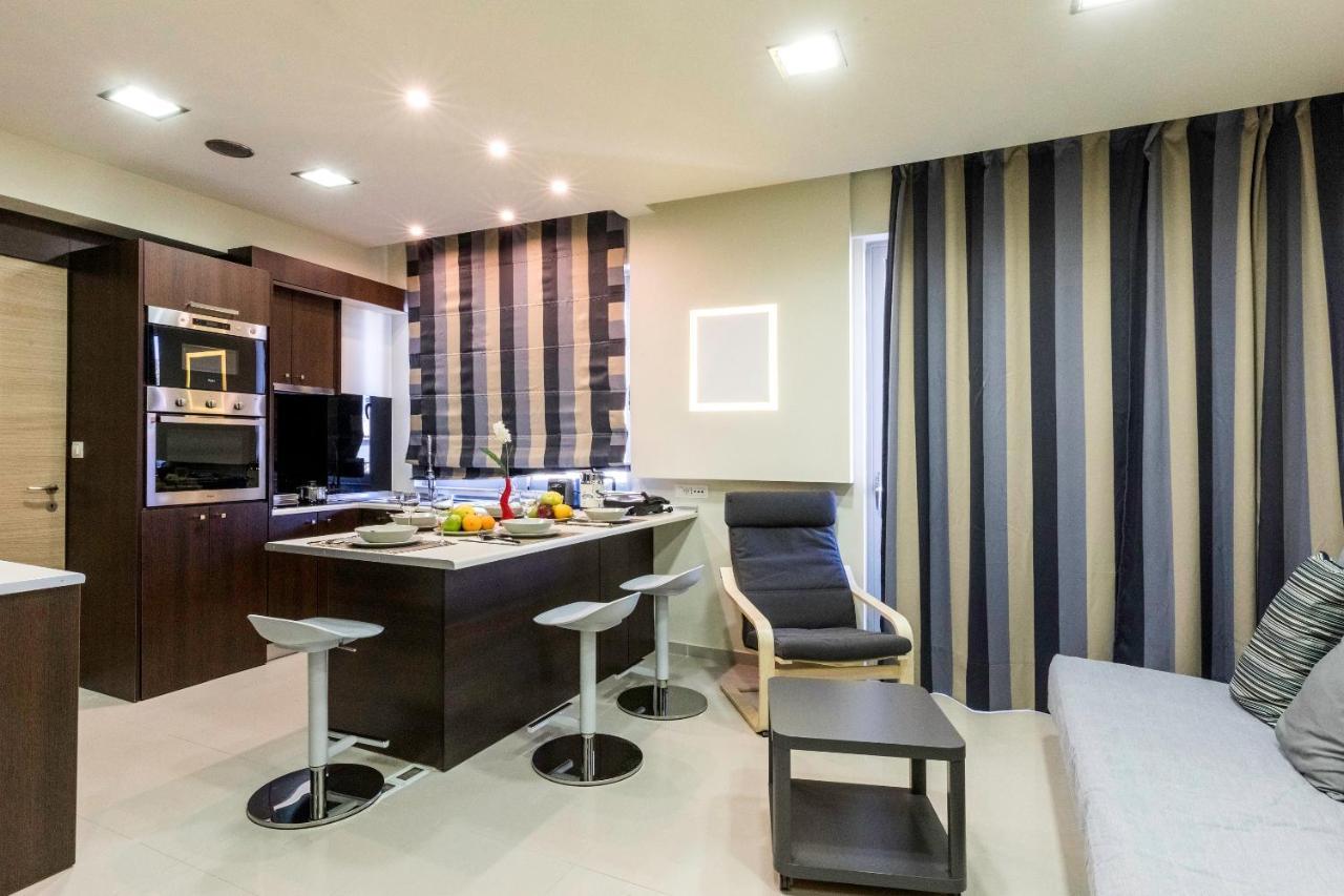 Rhodes Central Suite Rhodes City Esterno foto